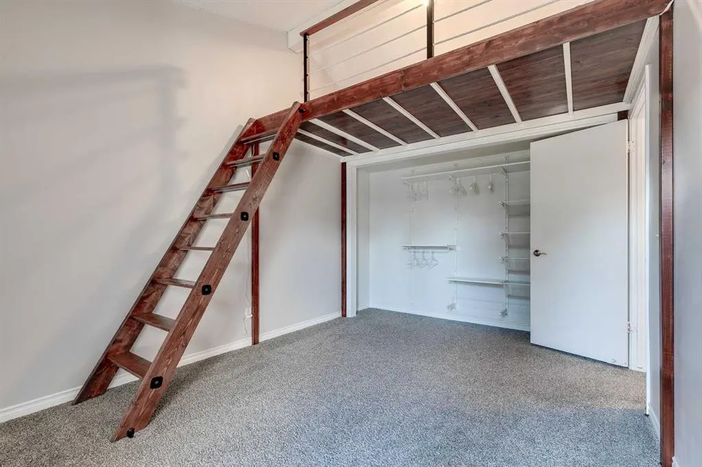305 Brae Glen Road SW