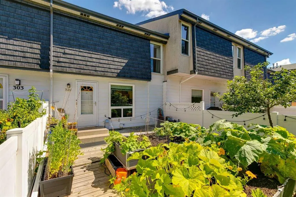 305 Brae Glen Road SW