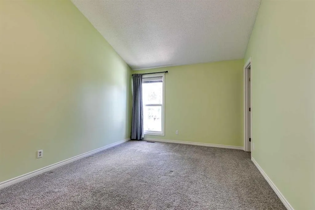 305 Brae Glen Road SW