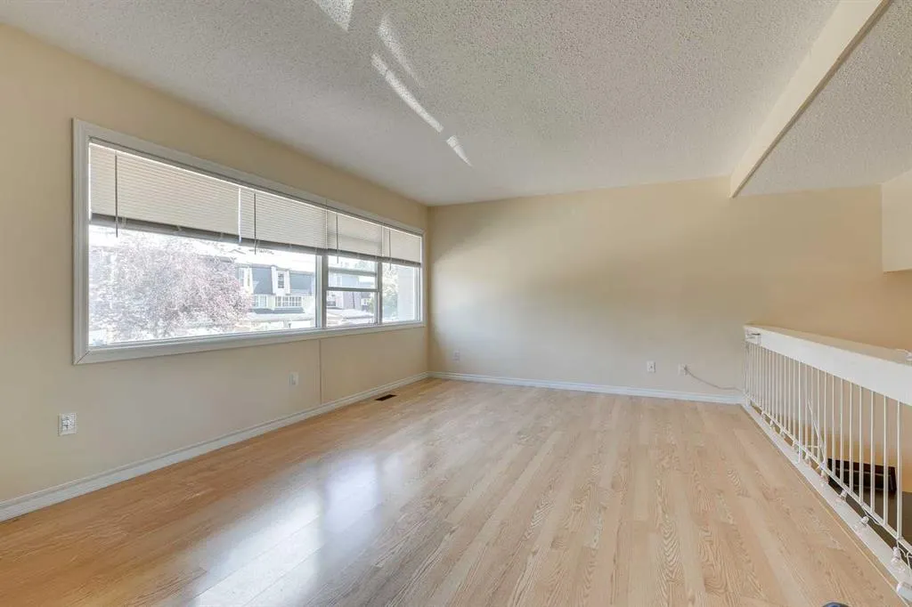 305 Brae Glen Road SW