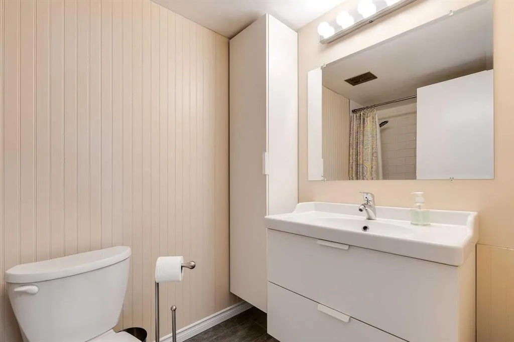 305 Brae Glen Road SW