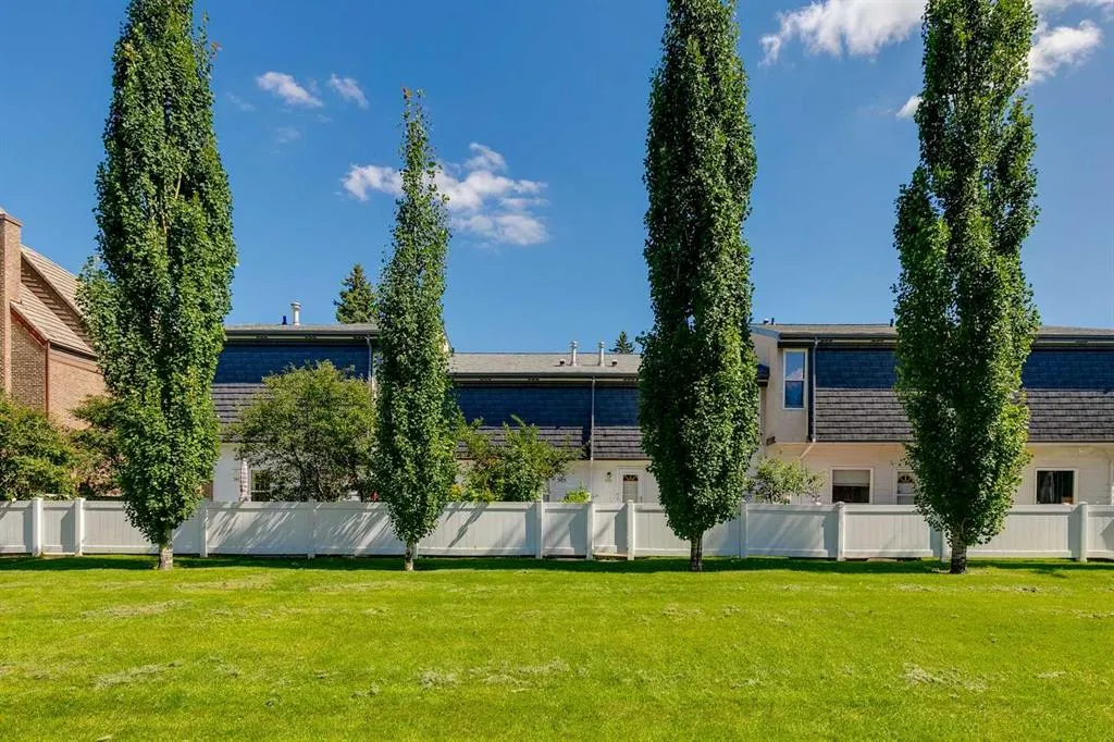 305 Brae Glen Road SW