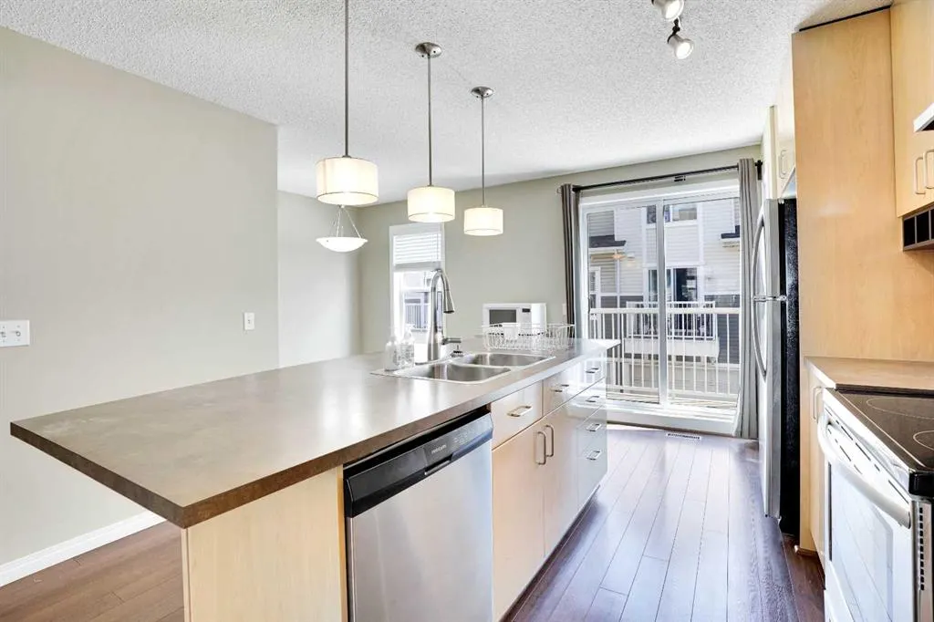 3174 New Brighton Gardens SE