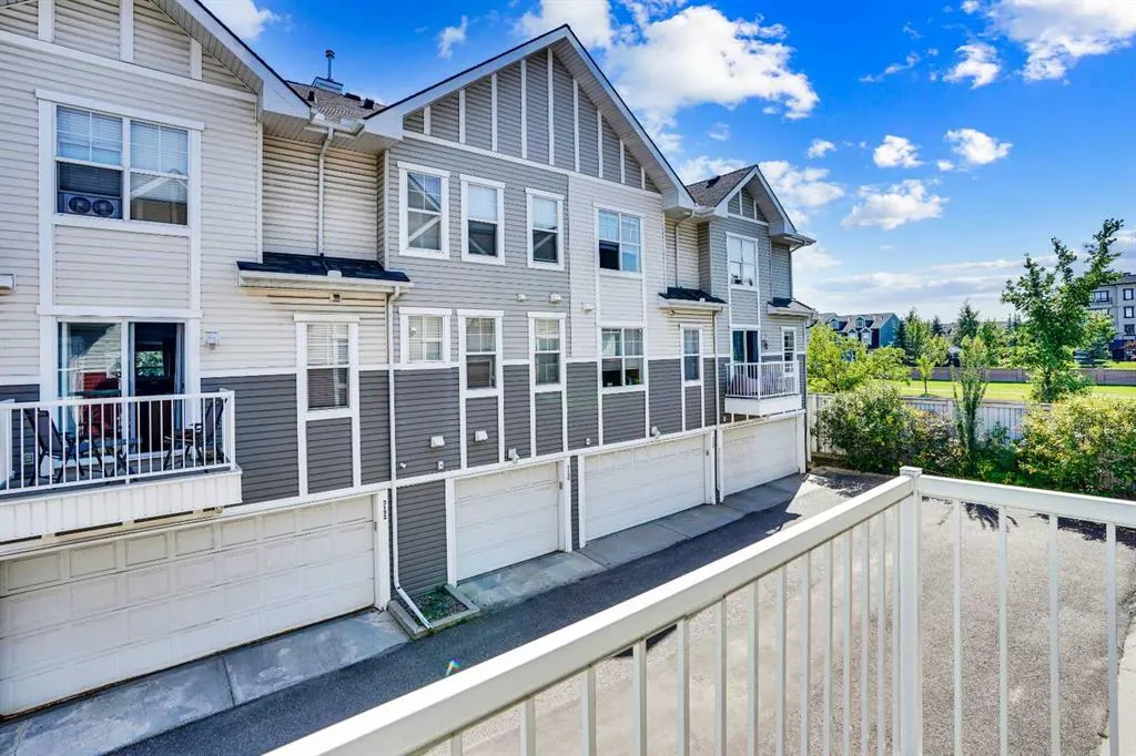 3174 New Brighton Gardens SE