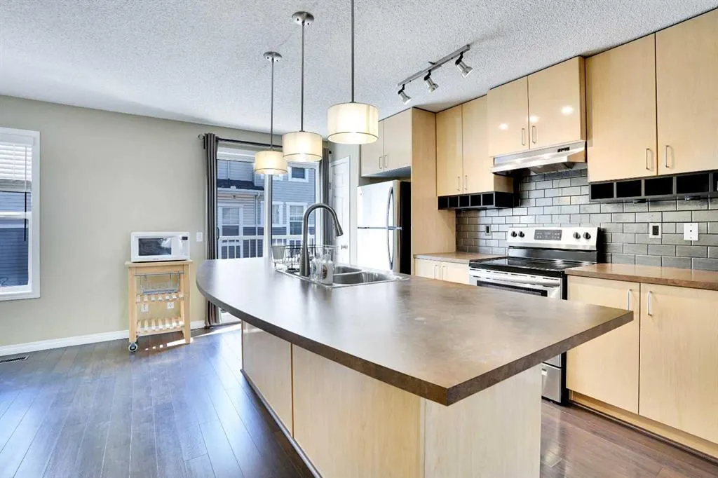 3174 New Brighton Gardens SE