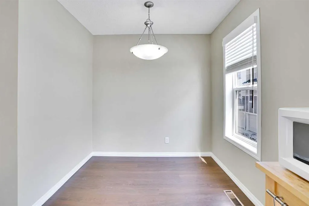 3174 New Brighton Gardens SE