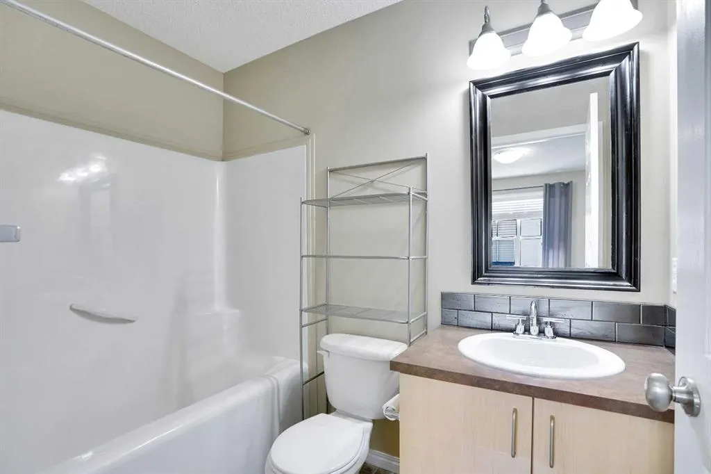 3174 New Brighton Gardens SE
