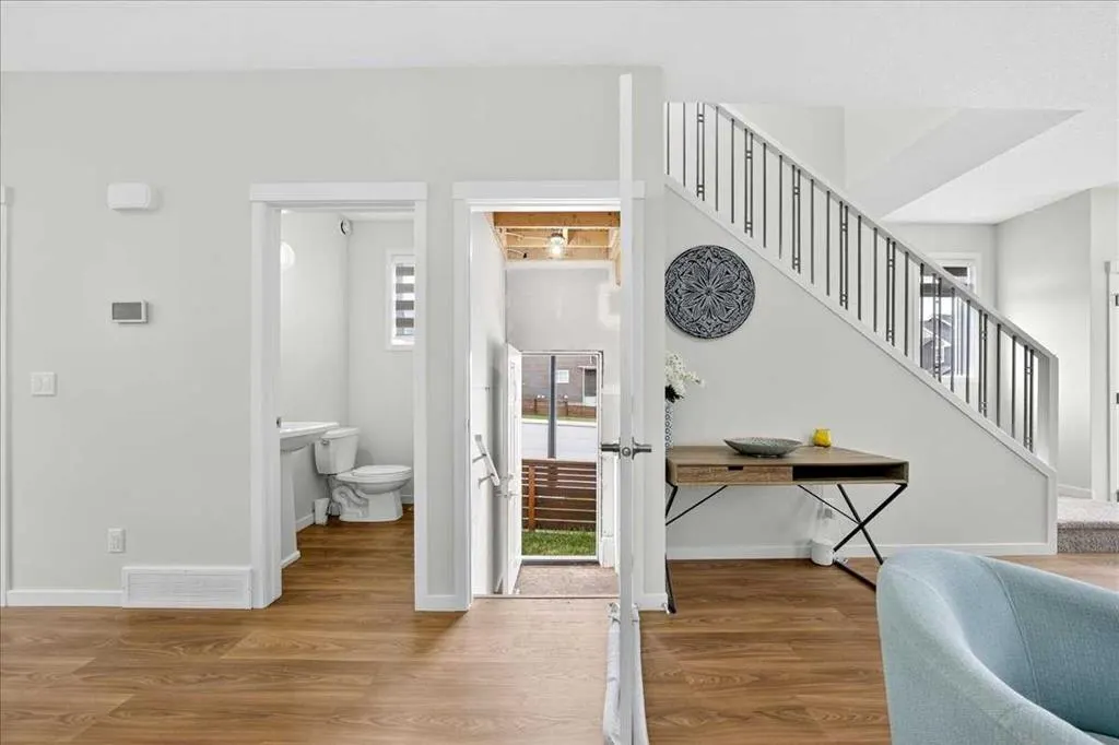 10 Lucas Close NW