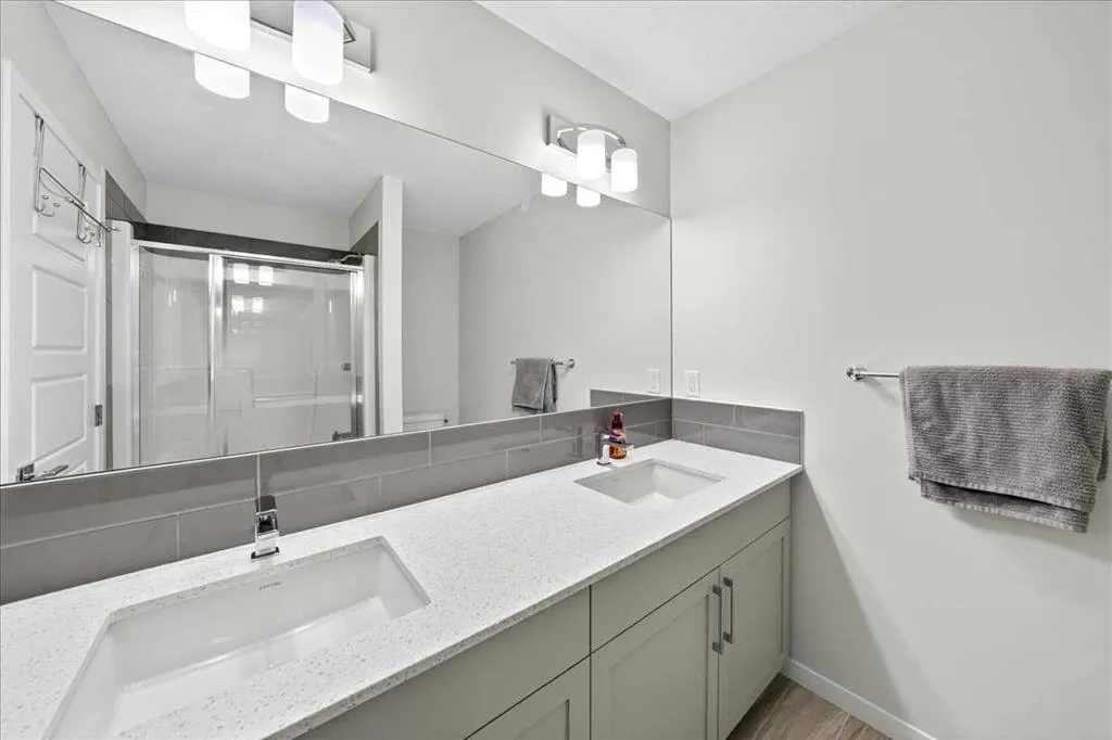 10 Lucas Close NW