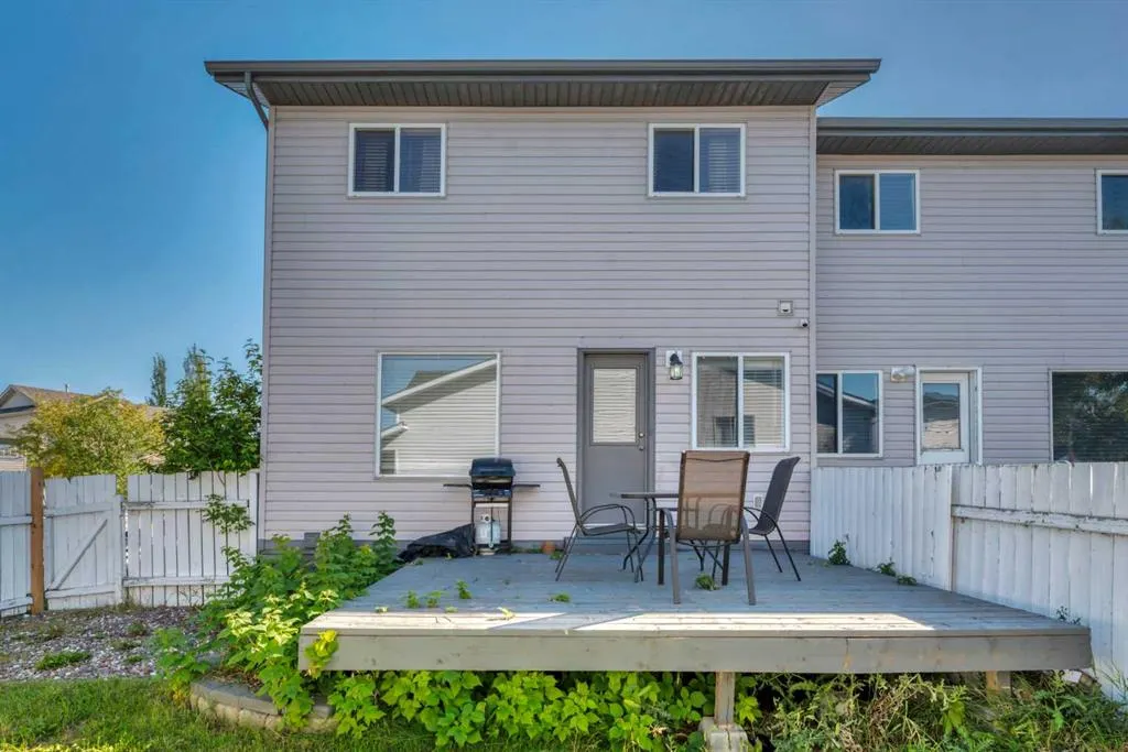 237 Willowbrook Close NW