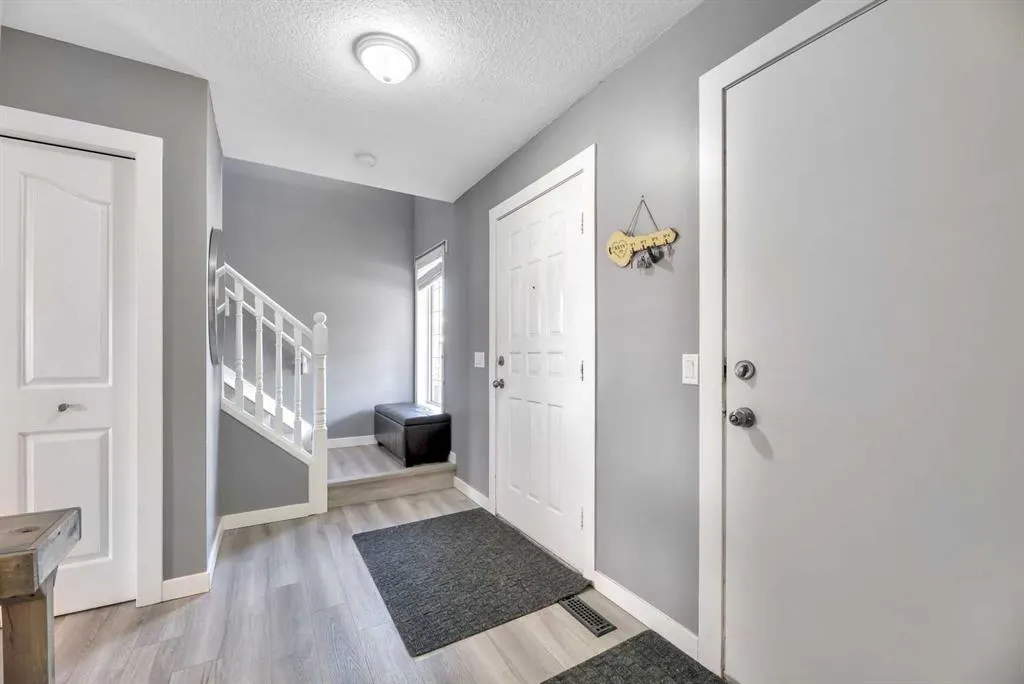 237 Willowbrook Close NW