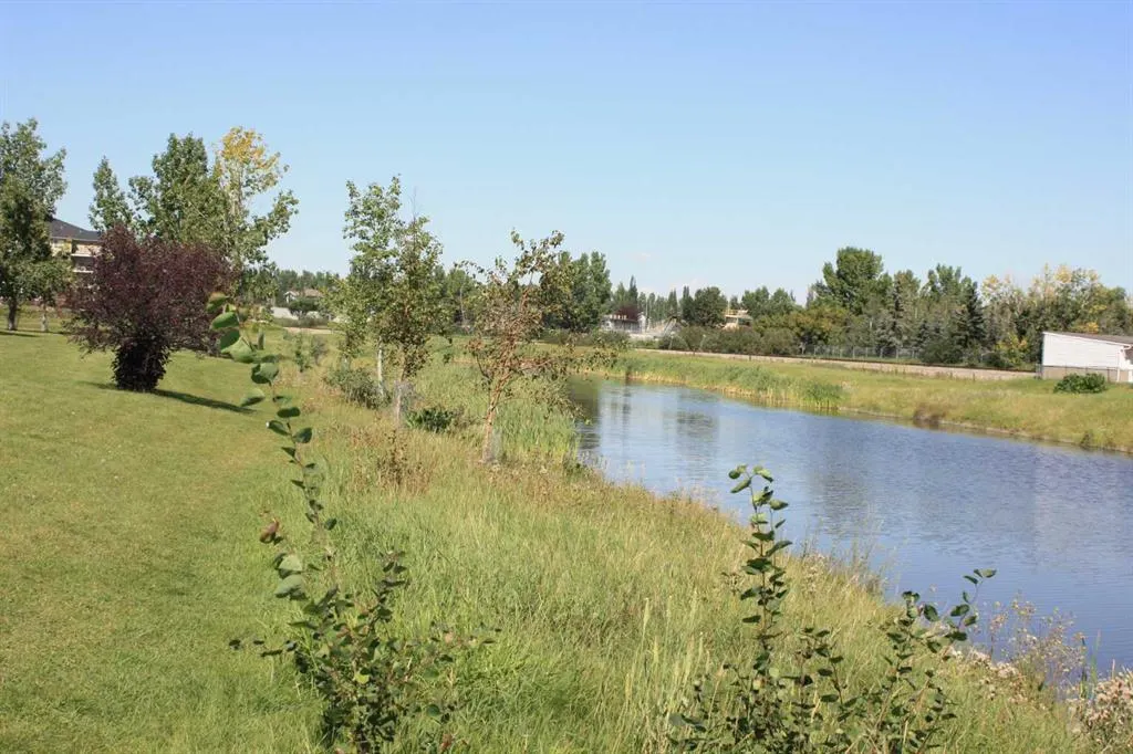 237 Willowbrook Close NW