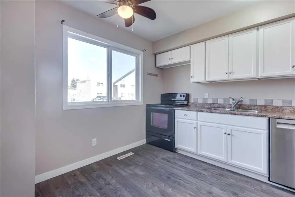4719 33 Street, #1003