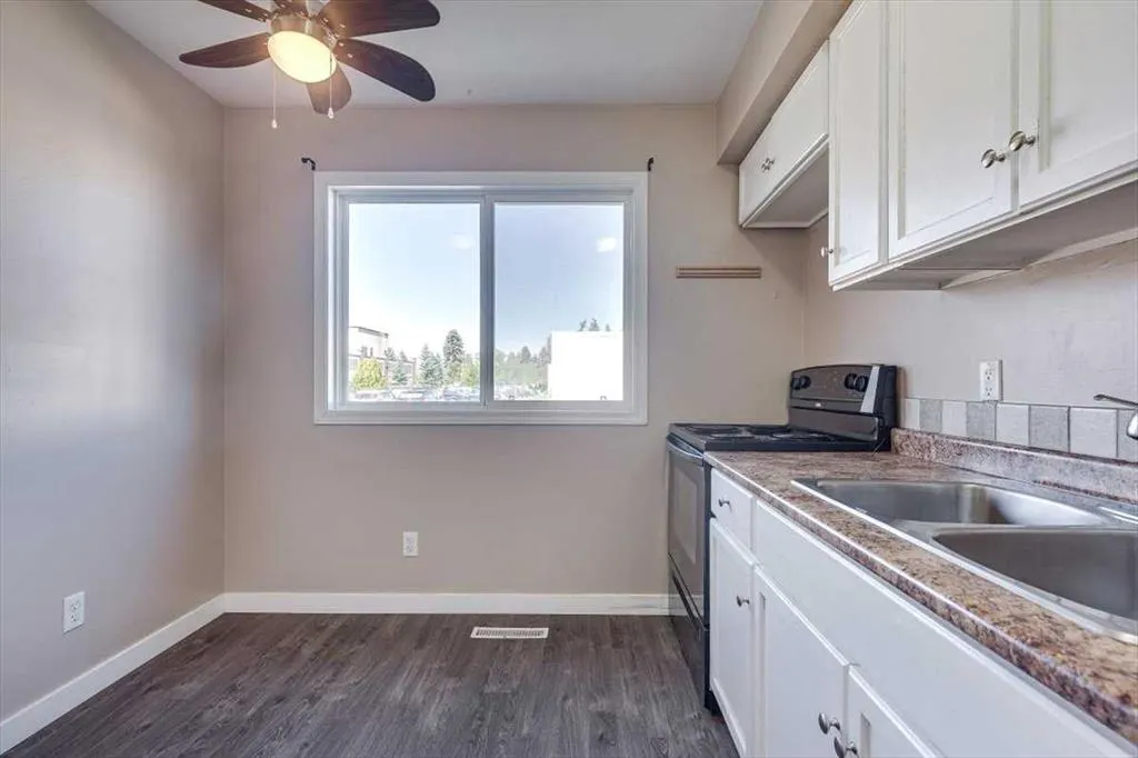 4719 33 Street, #1003