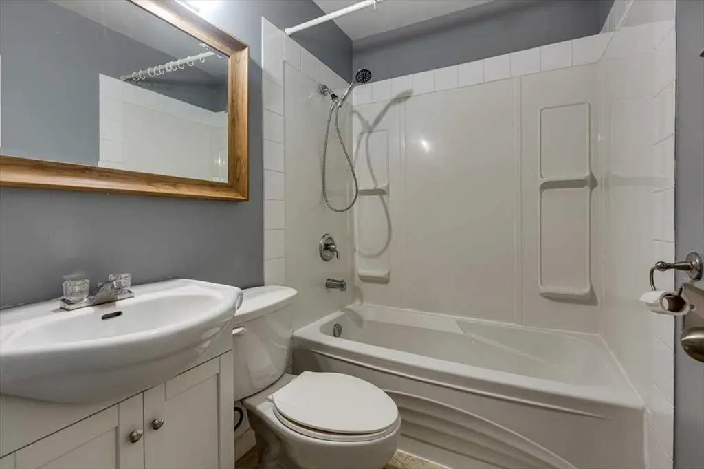 4719 33 Street, #1003