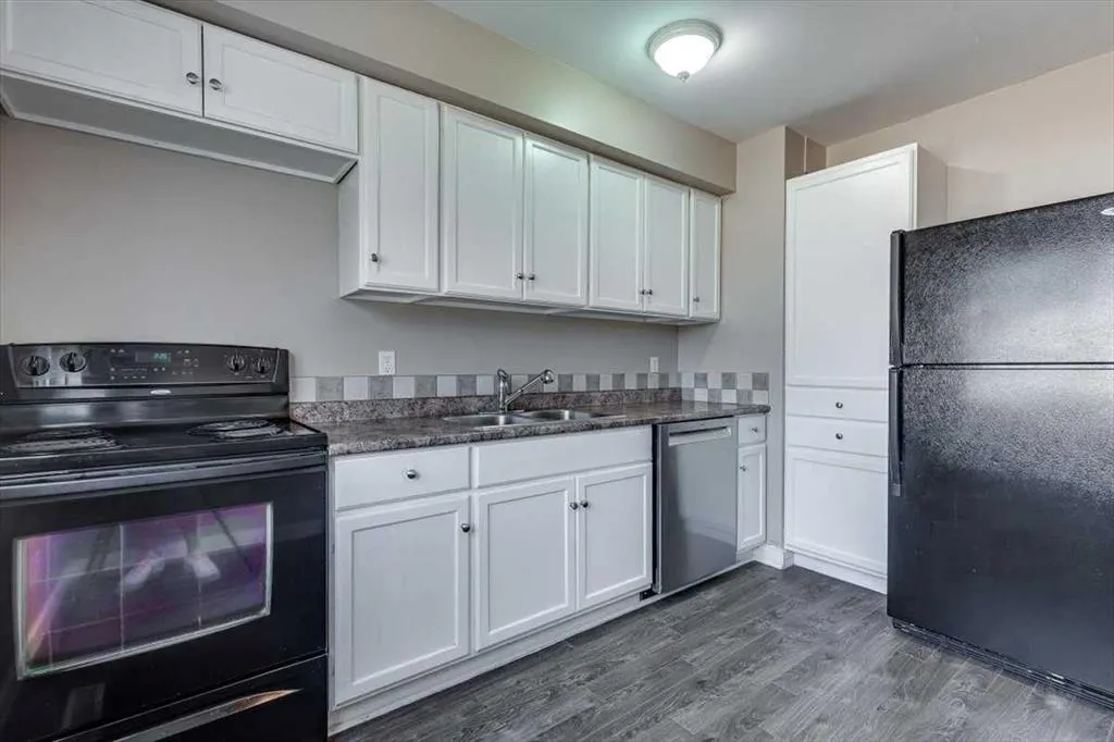 4719 33 Street, #1003