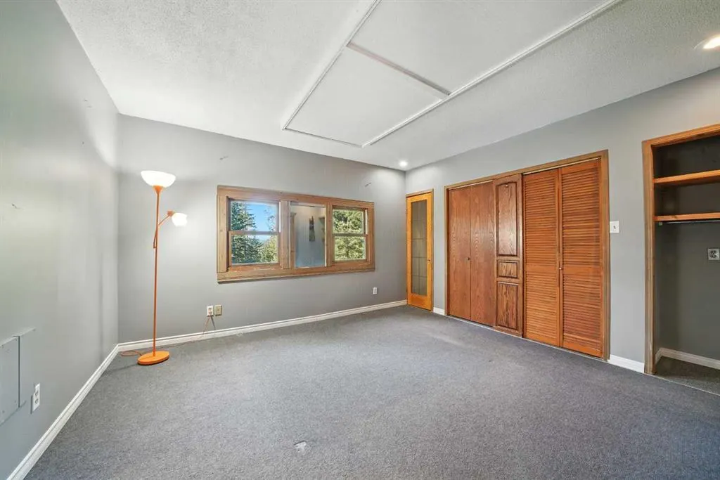 33 Mountainview Road