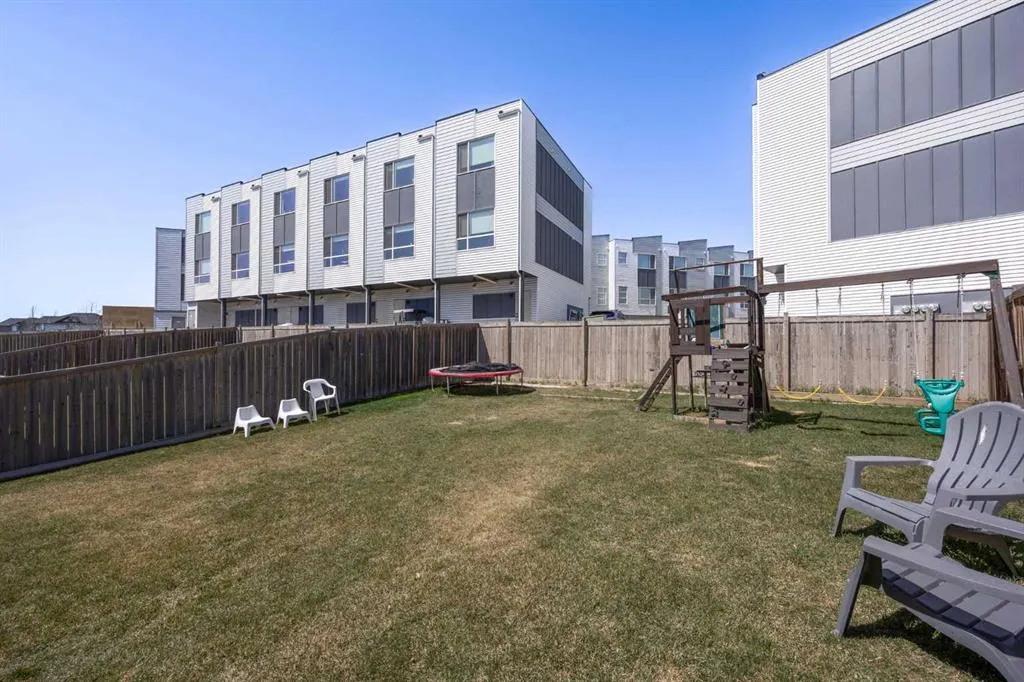 180 Panatella Way NW