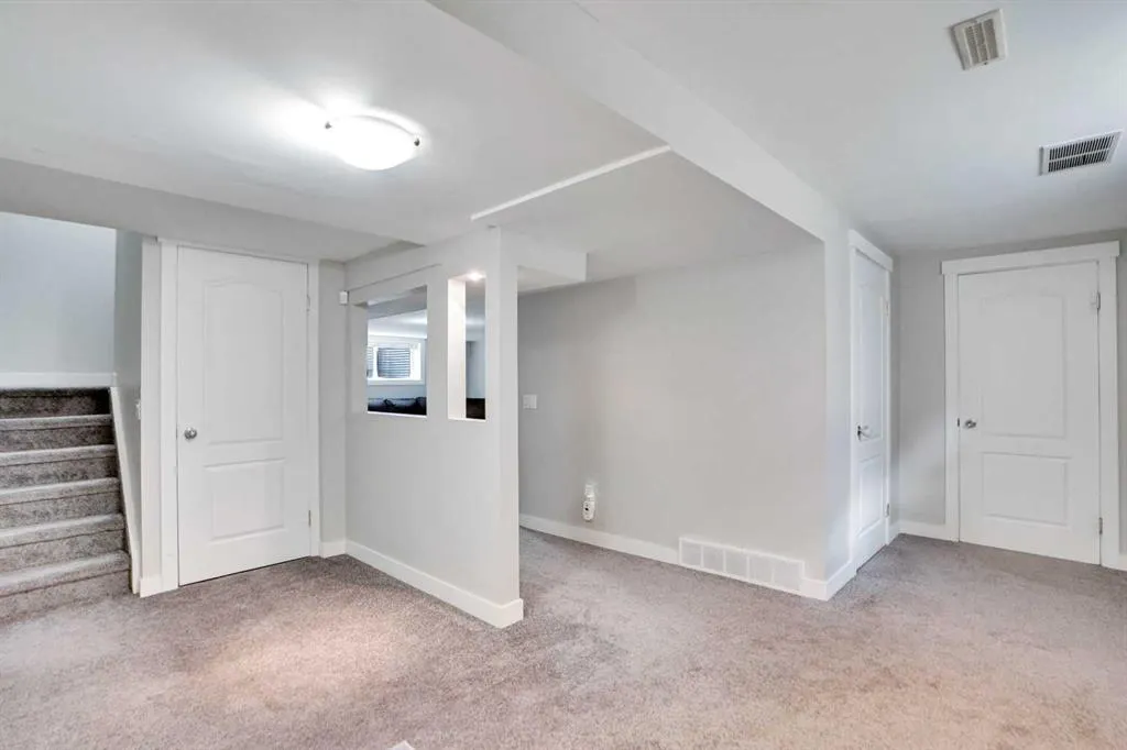 103 Castlebury Way NE
