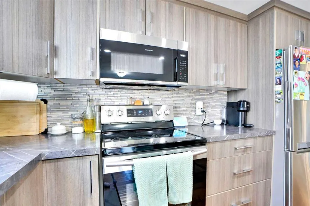 103 Castlebury Way NE