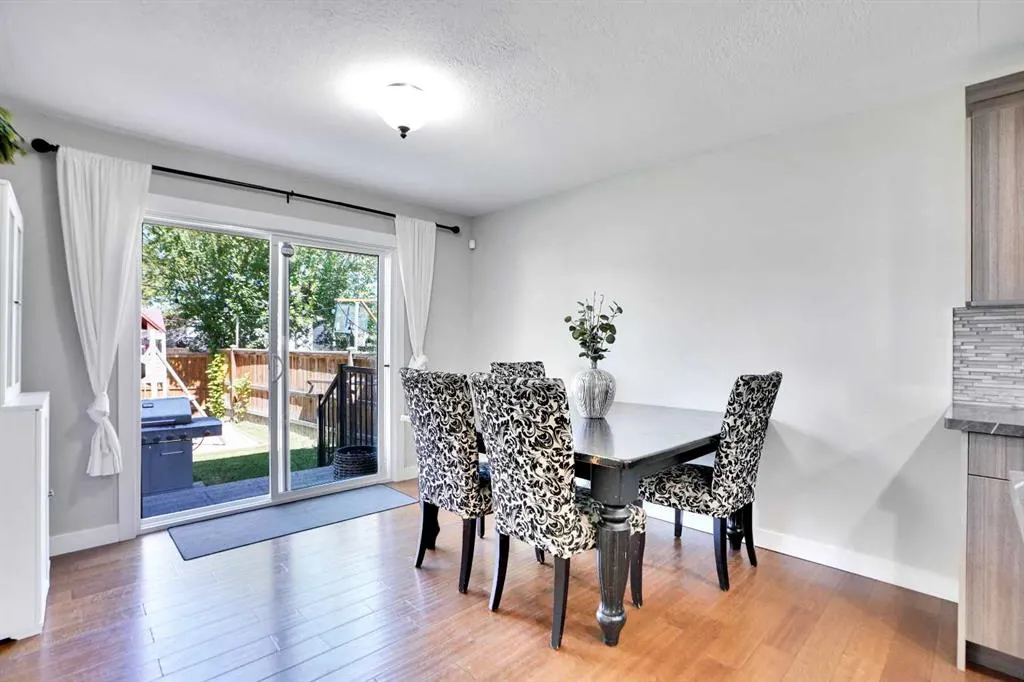 103 Castlebury Way NE