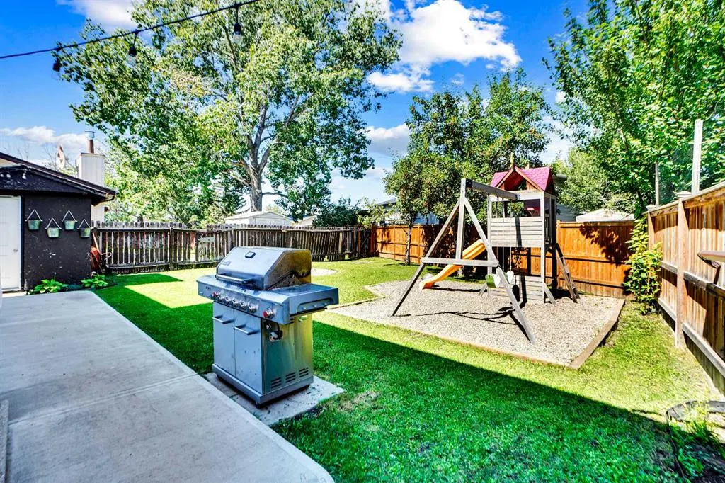 103 Castlebury Way NE