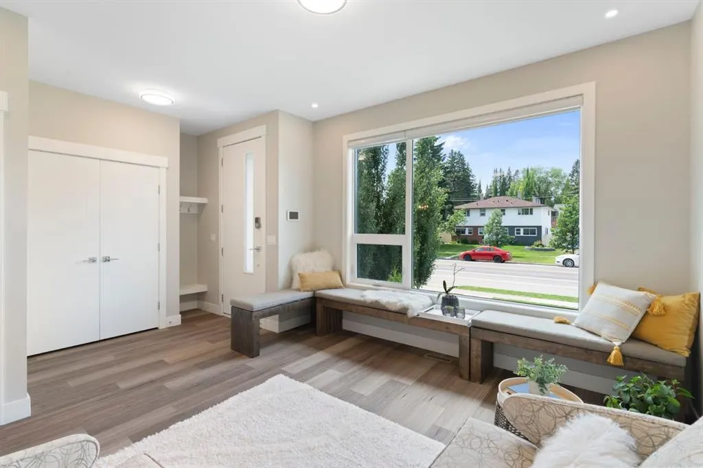 100 Cambrian Drive NW