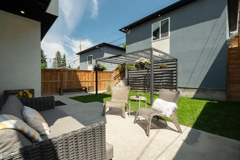 100 Cambrian Drive NW