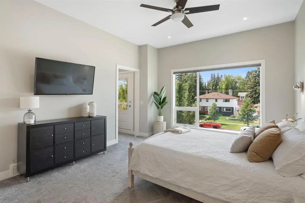 100 Cambrian Drive NW