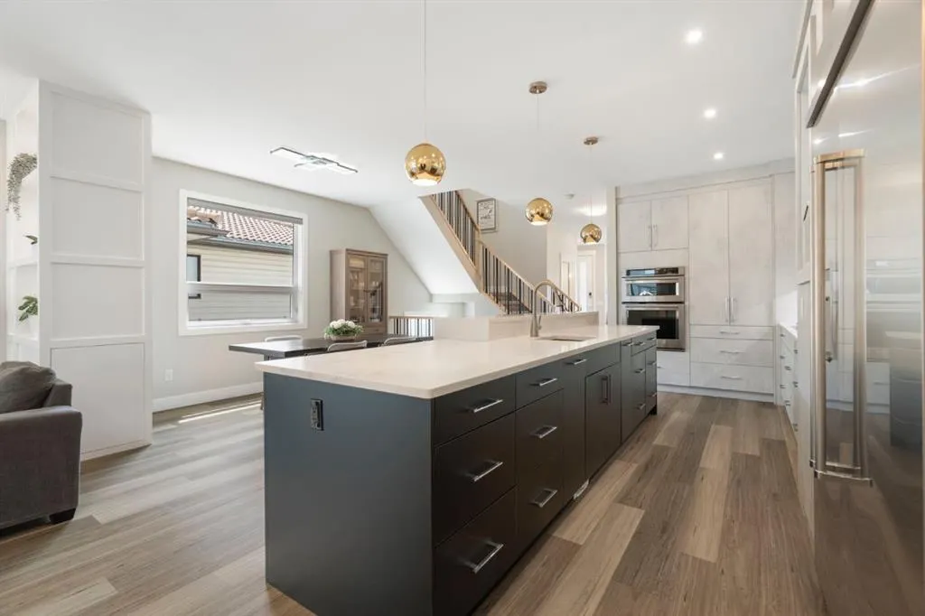 100 Cambrian Drive NW
