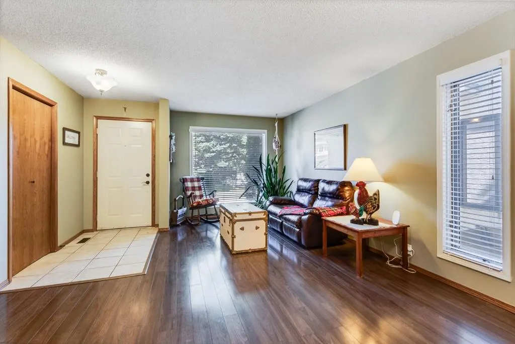 212 Mckerrell Way SE