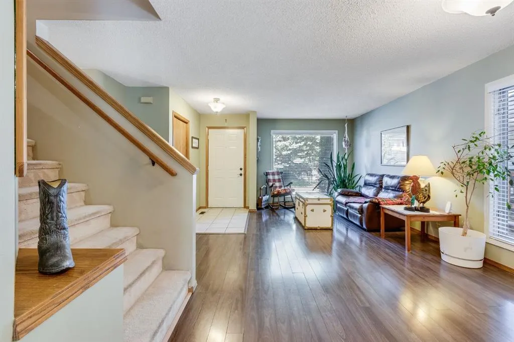 212 Mckerrell Way SE