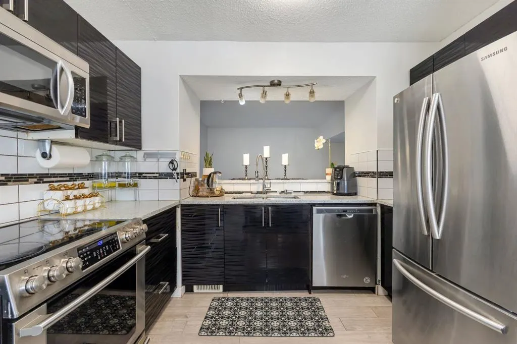 919 38 Street NE, #606