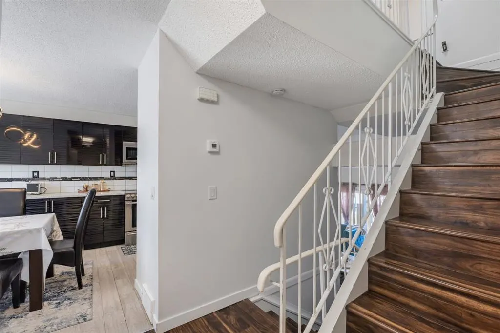 919 38 Street NE, #606