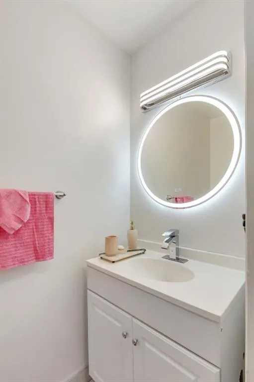 919 38 Street NE, #606