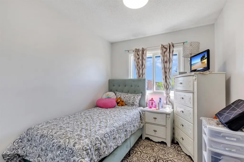 919 38 Street NE, #606