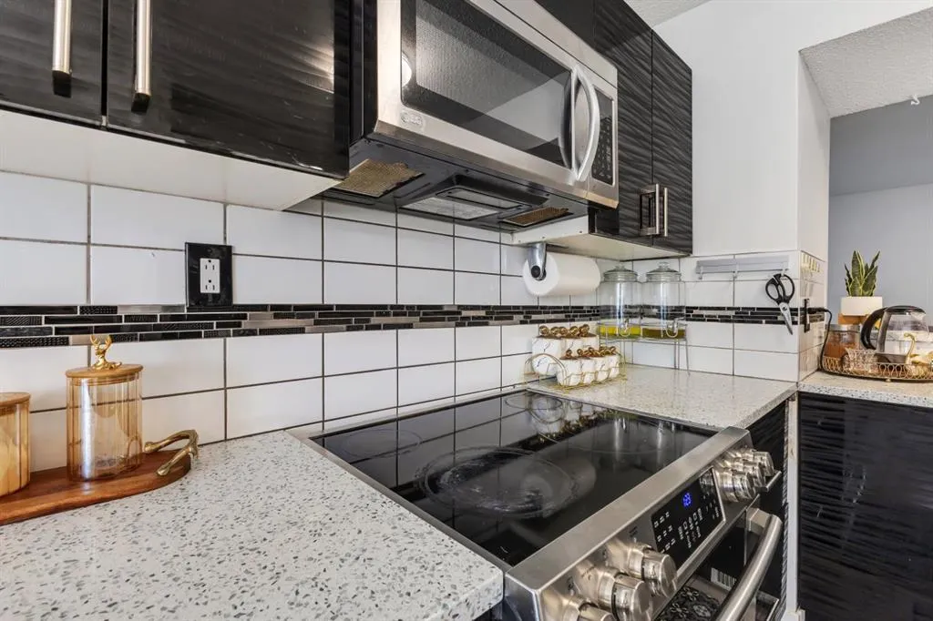 919 38 Street NE, #606