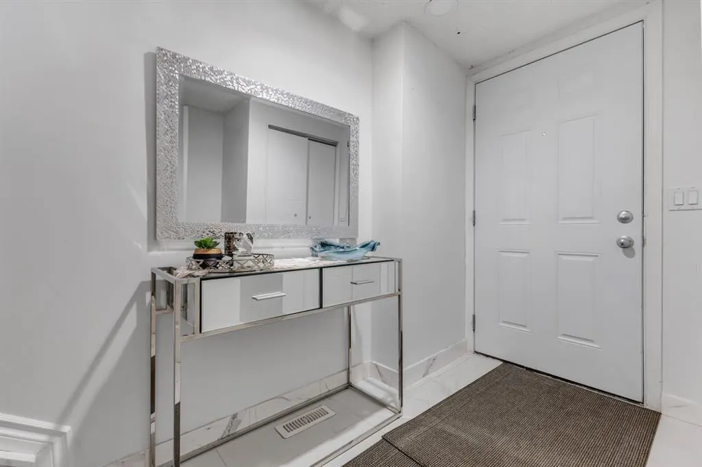 919 38 Street NE, #606