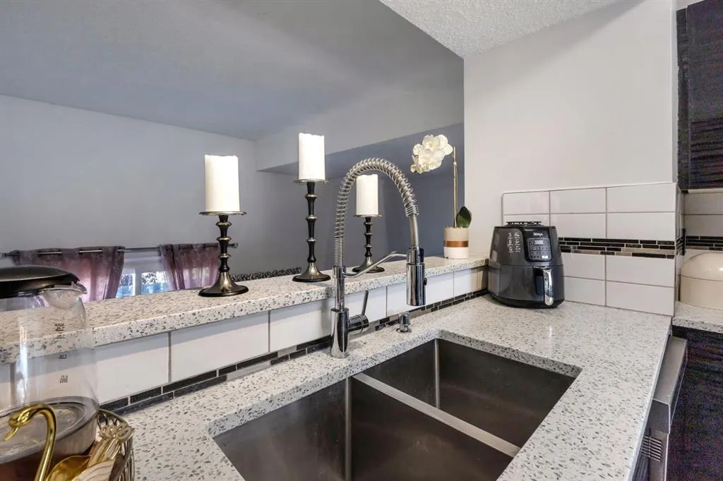 919 38 Street NE, #606