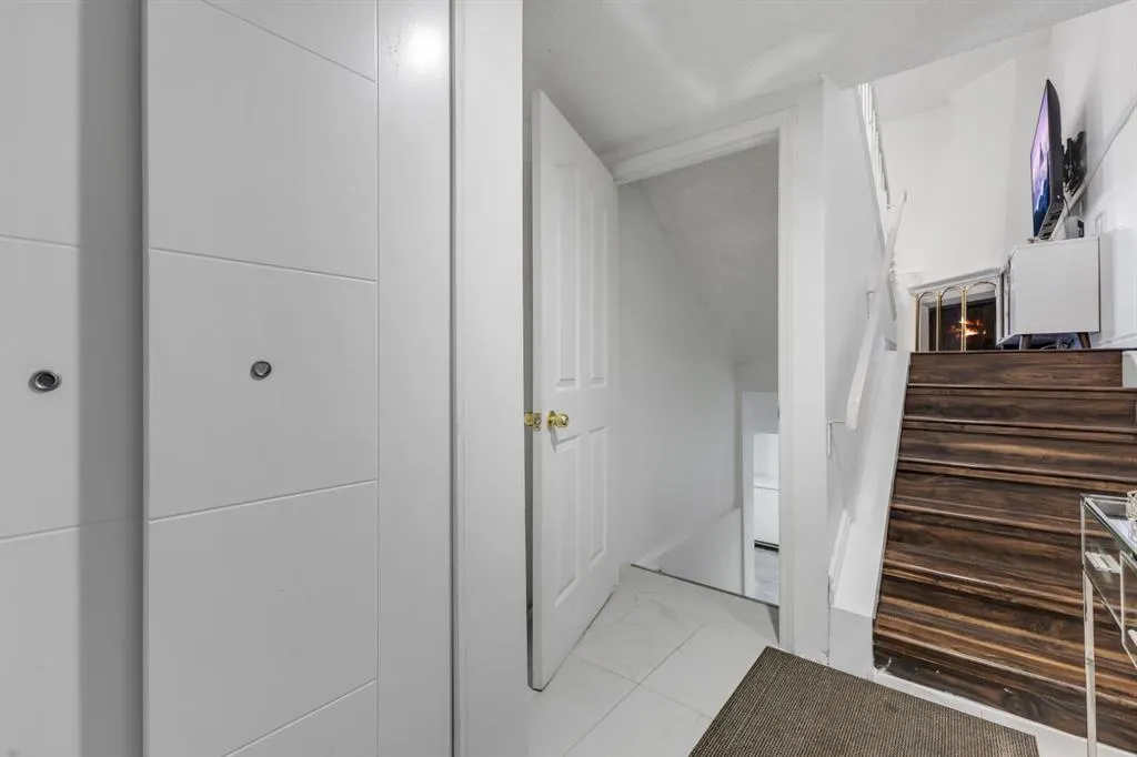 919 38 Street NE, #606