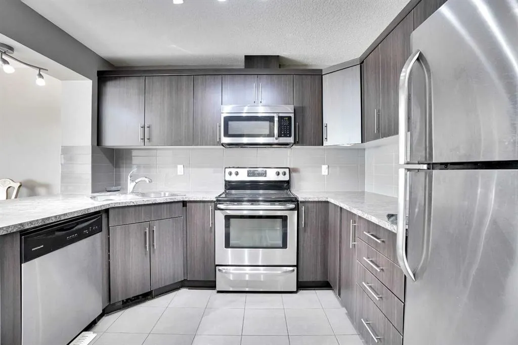 128 Cityscape Row NE