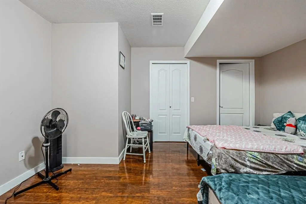 57 Saddlecrest Park NE