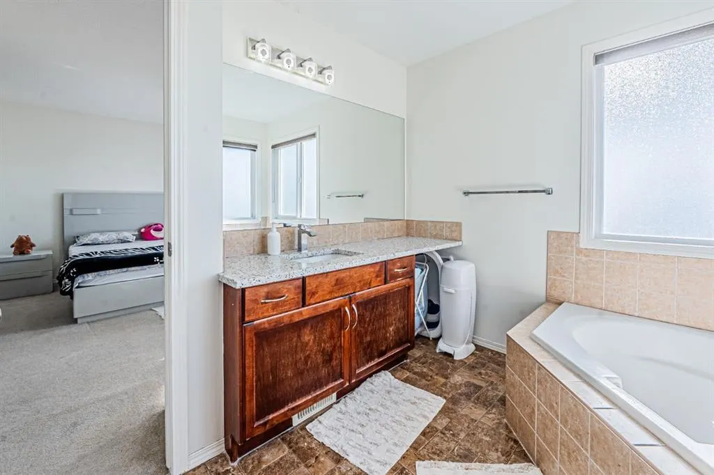 57 Saddlecrest Park NE