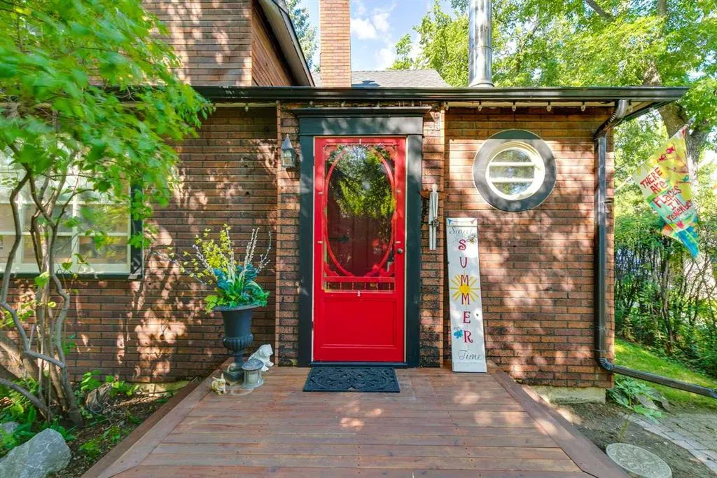 61 Elma Street W