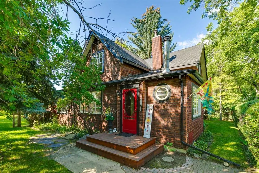 61 Elma Street W