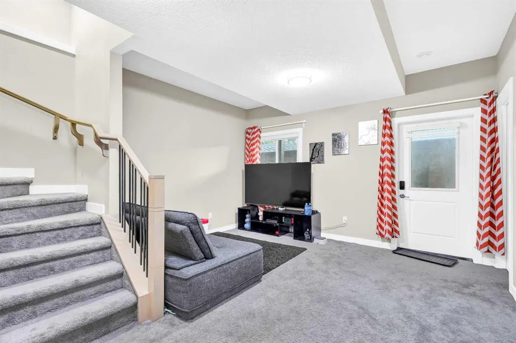 4519 bowness Road NW, ##2