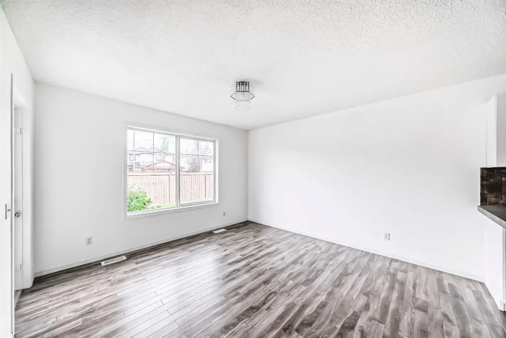 120 Springmere Grove