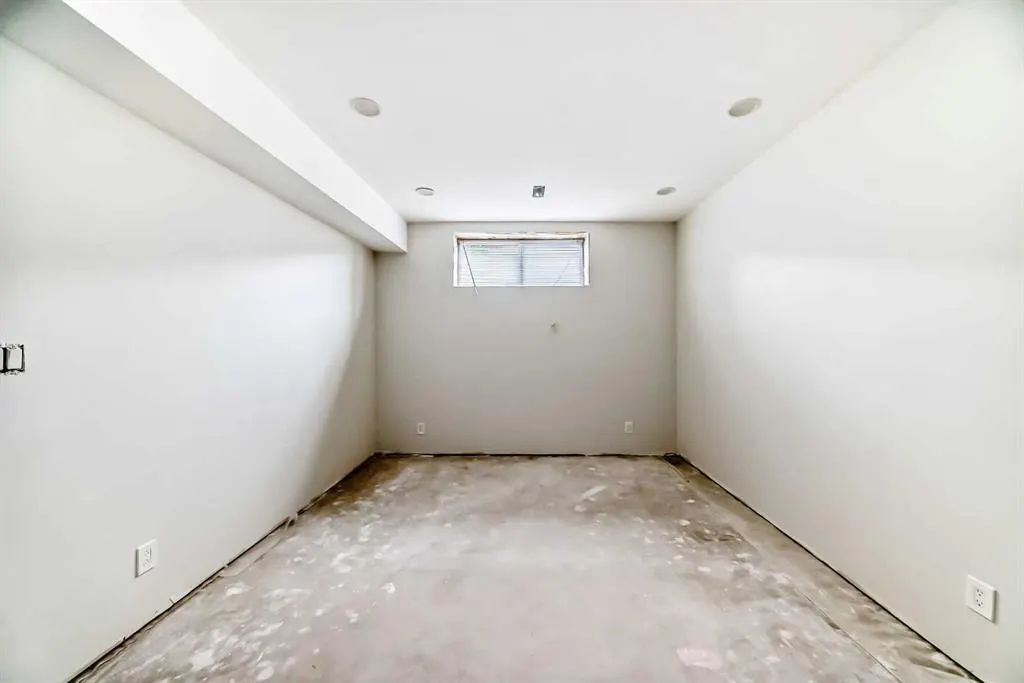 120 Springmere Grove