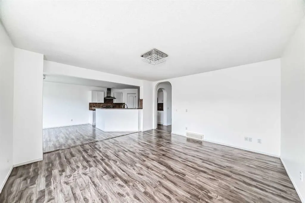120 Springmere Grove