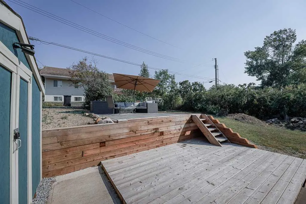 10033 102 Street
